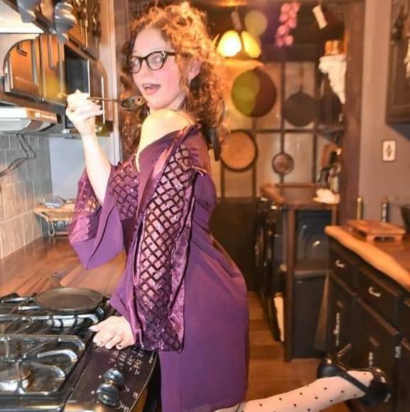 Meet your Posher, Lisa - Picture 1 of 1